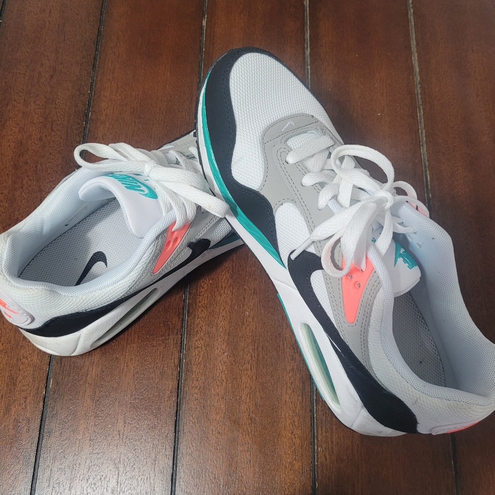 Nike Air Max Correlate White and Black Sneakers